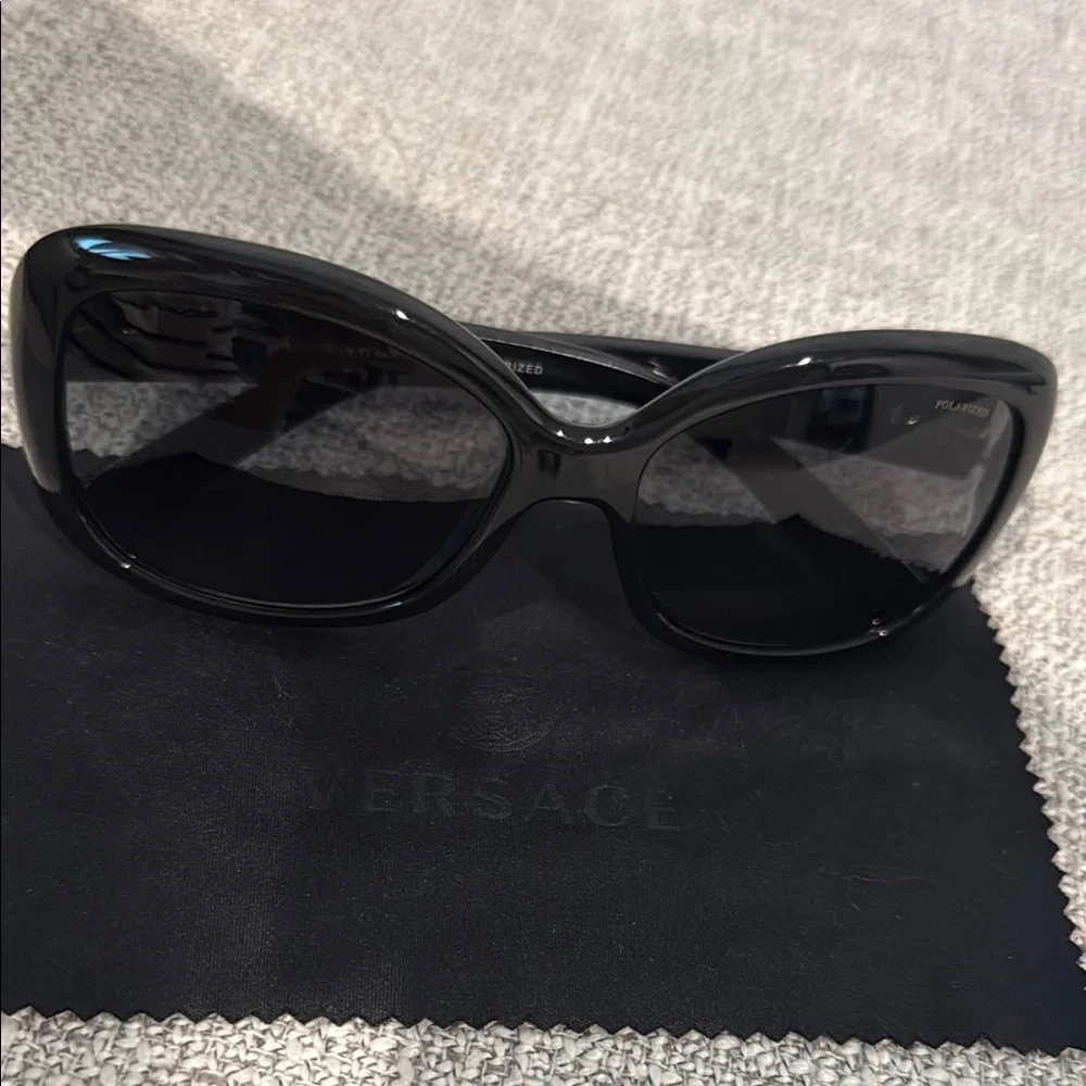 VERSACE Polarized Sunglasses - Picture 6 of 9